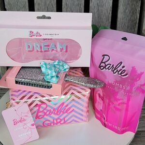 Barbie Skinnydip London : Steamers, Eyemask, Zip Pouch, Hair Brush & Scuunci